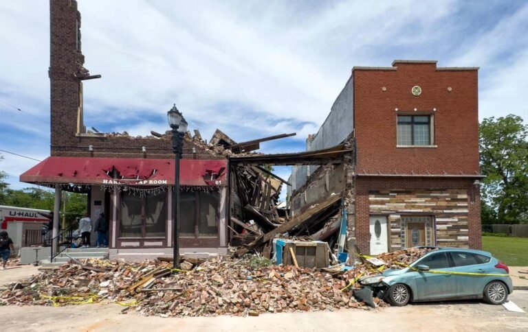 In St. Louis, a Tornado Rips Across an Economic Disaster Area