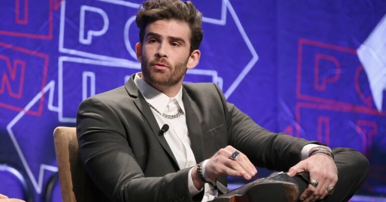 Streamer, left-wing commentator Hasan Piker says he was detained, questioned inappropriately at O’Hare