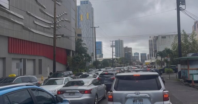 Tsunami warning lifted for Hawaii after small waves hit following mighty 8.8 earthquake in Russia