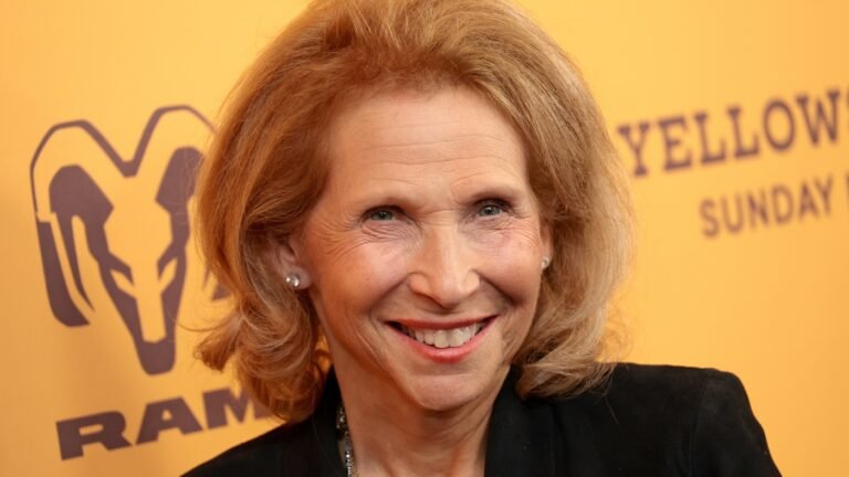 Paramount sale gets a yes from Trump’s FCC : NPR