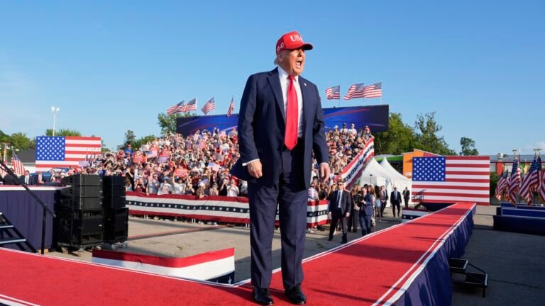 Donald Trump says he wants to stage UFC fight on White House grounds : NPR