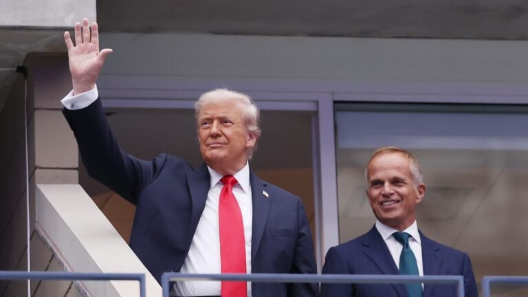 Carlos Alcaraz wins his 2nd U.S. Open at match delayed by Trump’s attendance : NPR
