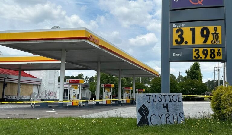 Jury hears opening statements in trial of South Carolina store owner who fatally shot Black teen