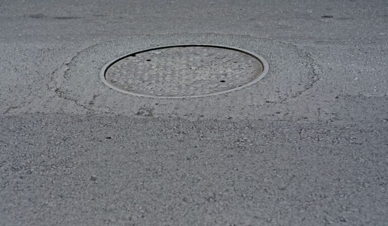 56-year-old woman dies after falling down open manhole in Manhattan