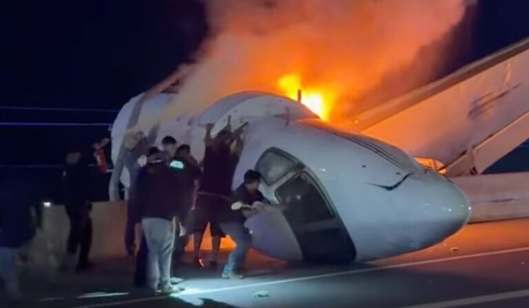 With a sledgehammer and a shovel, volunteers raced to save passengers in Texas plane crash