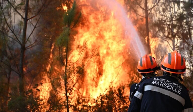 Human-caused climate change made Spanish, French fires much more likely, scientists calculate