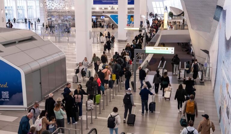 Airports in Tampa, Des Moines and Charleston opt for TSA privatization screening program