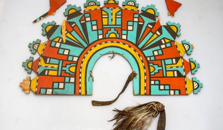 Grand Canyon officials looking for man accused of breaking Hopi headpiece