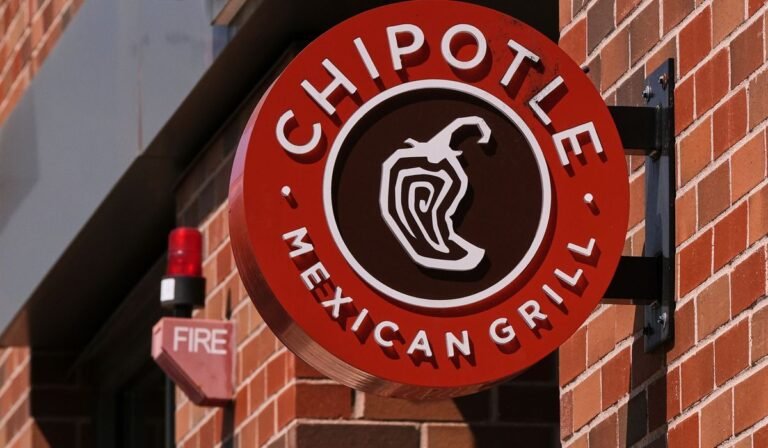 Jalapenos linked to a U.S. salmonella outbreak are tracked to a Mexican farm and a distributor