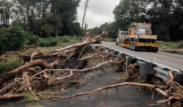 Crews work to restore power to thousands after Lala raked Hawaii