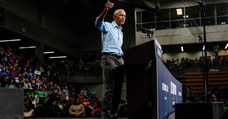 How Obama and Trump Made their Cases in Dueling Midterm Speeches